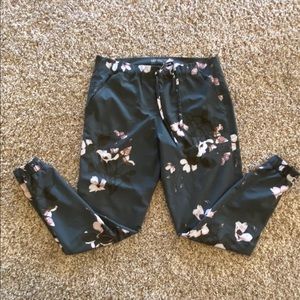 Albion Fit Floral Jetsetter Jogger Pant